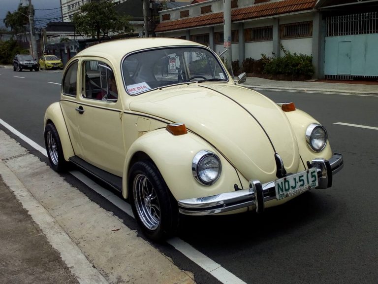 The cream finish really sets this VW Beetle 1300 S apart from everything else on the road…