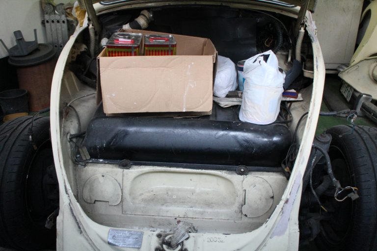 … and the paint and materials are kept in the trunk waiting for the painter’s return.